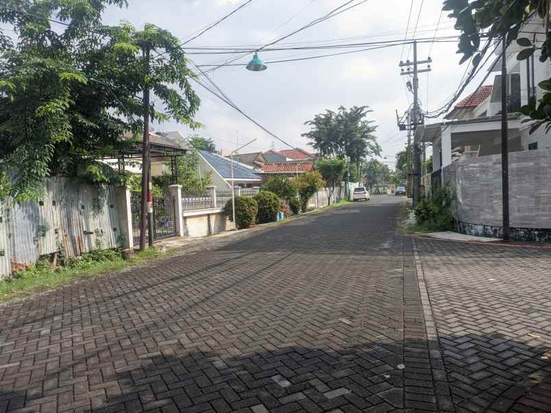 dijual rumah manyar jaya