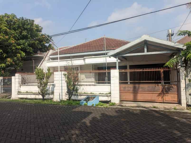 dijual rumah manyar jaya