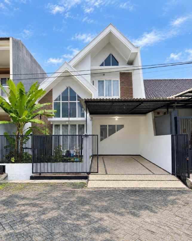 dijual rumah manyar jaya sukolilo surabaya