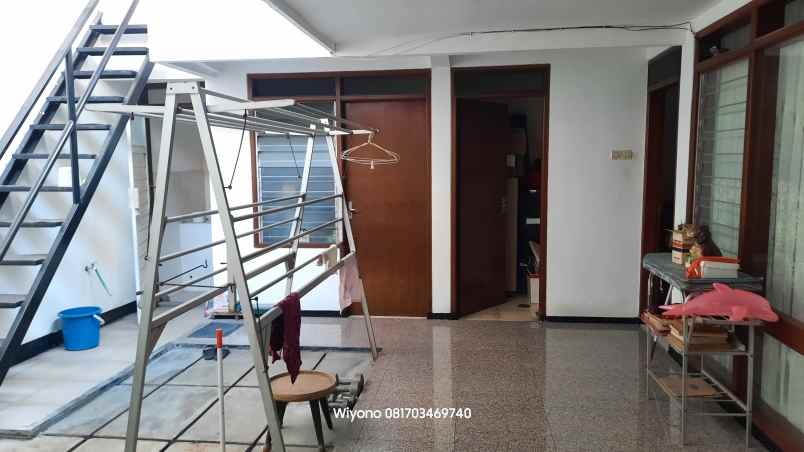 dijual rumah manyar tirtoyoso