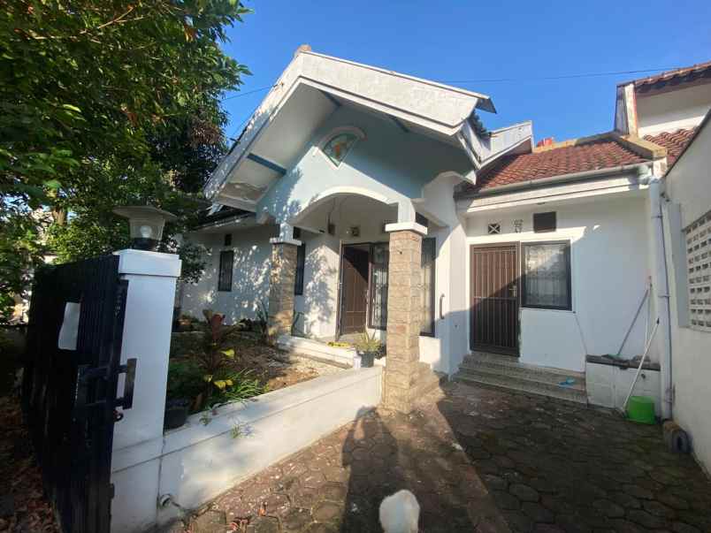 dijual rumah margahayu raya