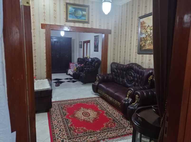 dijual rumah mayjend panjaitan