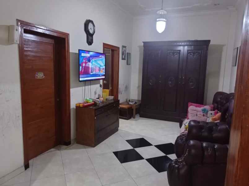 dijual rumah mayjend panjaitan