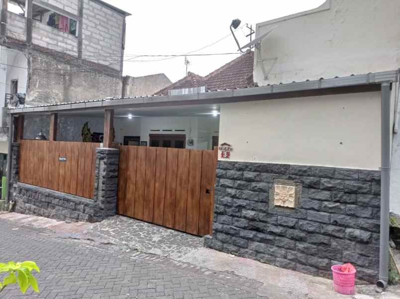 dijual rumah mayjend panjaitan