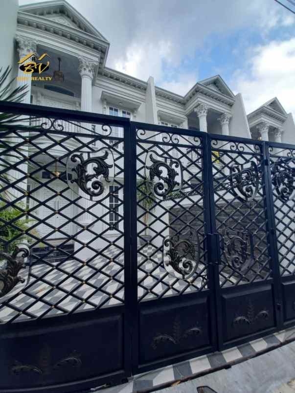 dijual rumah mbv243