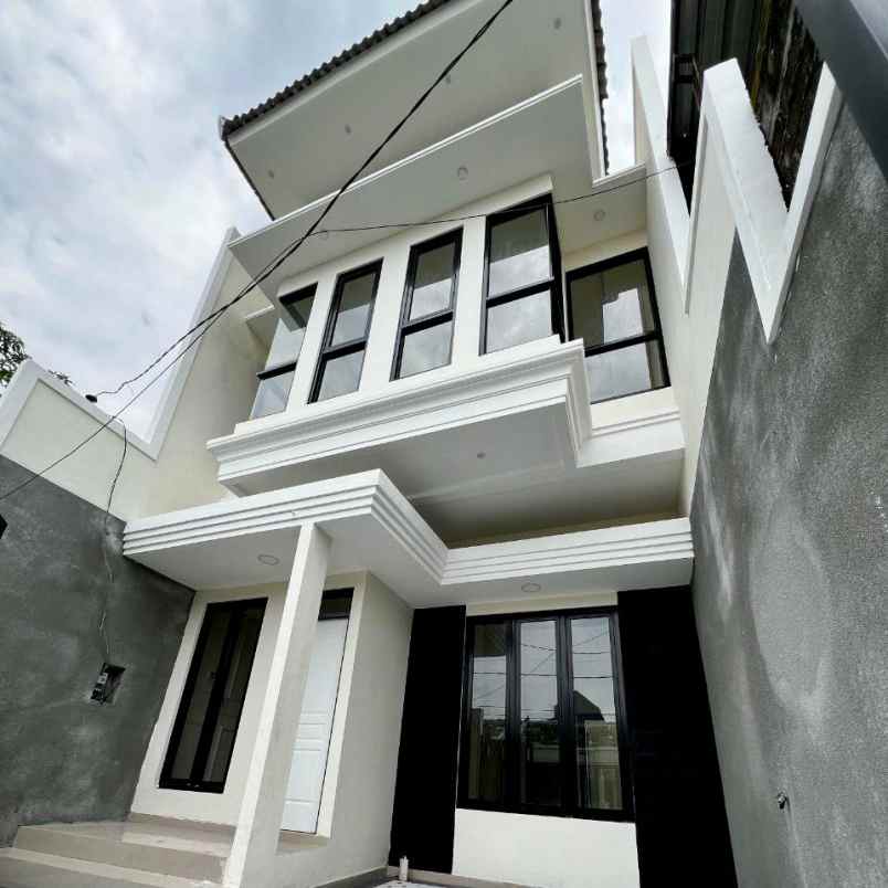 dijual rumah medayu utara