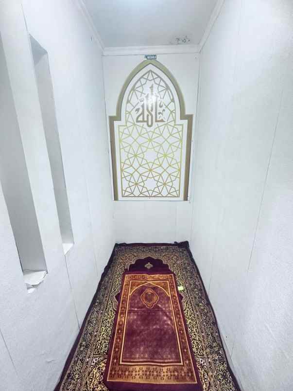 dijual rumah mega regency