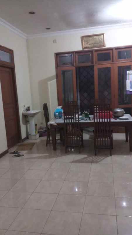 dijual rumah menteng jakarta pusat 2 5 lantai nego