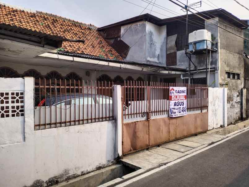 dijual rumah menteng unit bagus standart 1 lantai