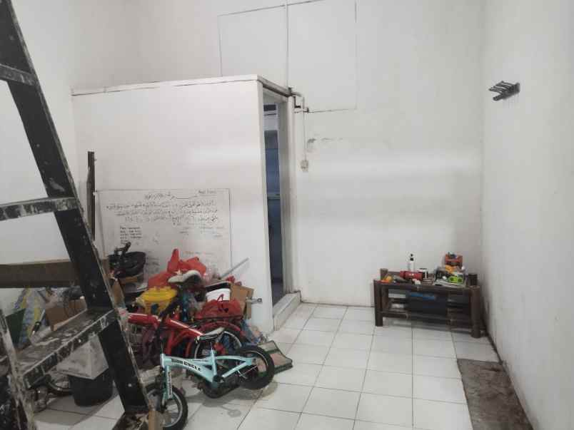 dijual rumah menteng unit bagus standart 1 lantai