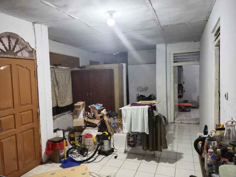 dijual rumah menteng unit bagus standart 1 lantai