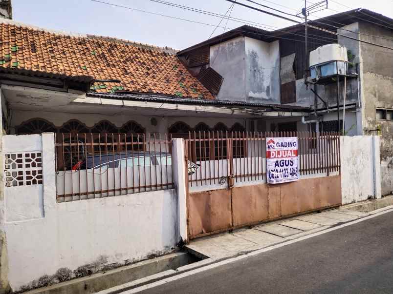 dijual rumah menteng unit bagus standart 1 lantai