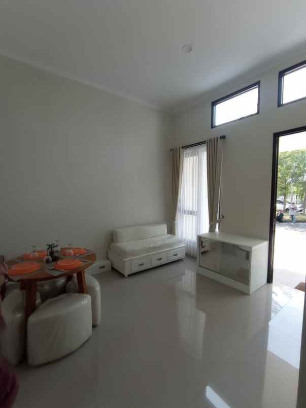 dijual rumah meteseh