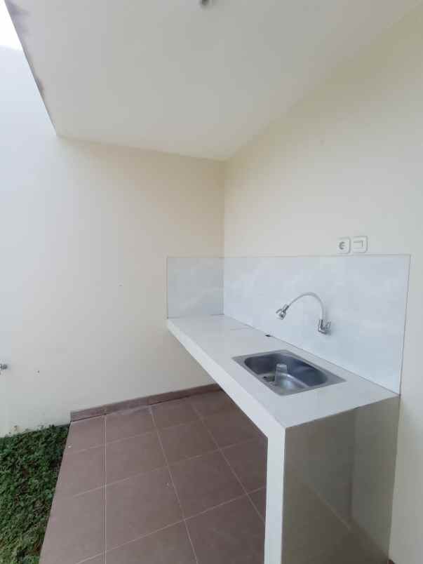 dijual rumah meteseh