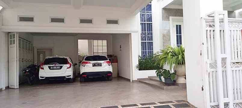 dijual rumah mewah di komplek elit jatiwarna bekasi