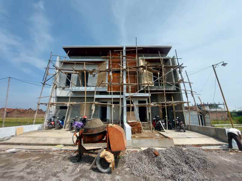 dijual rumah mewah murah di solo baru baki