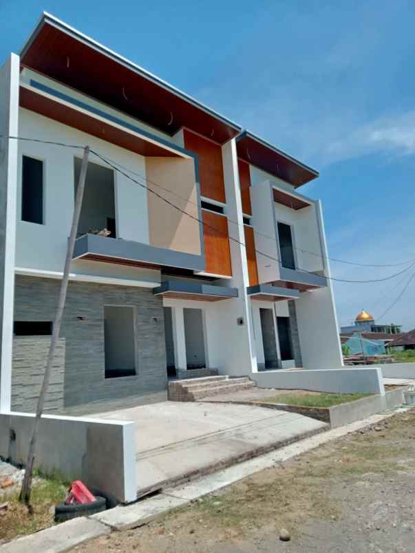 dijual rumah mewah murah di solo baru baki