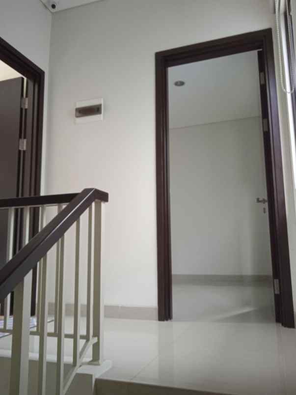 dijual rumah mozia