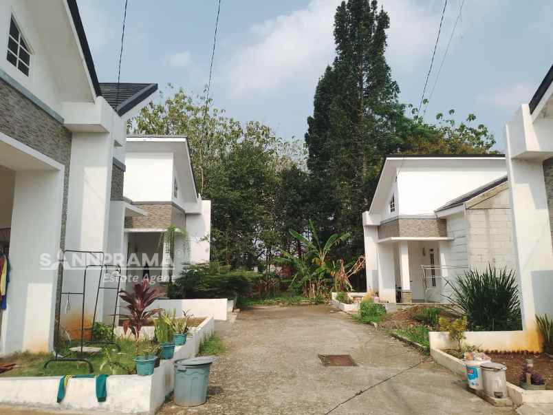 dijual rumah nanggerang