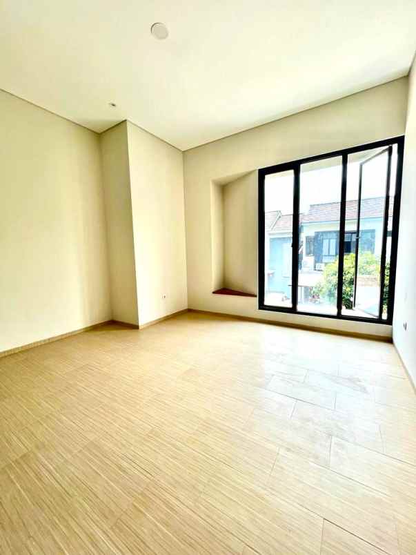 dijual rumah neo catalonia bsd