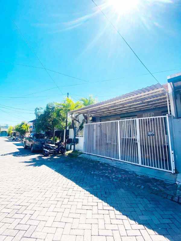 dijual rumah nirwana eksekutif