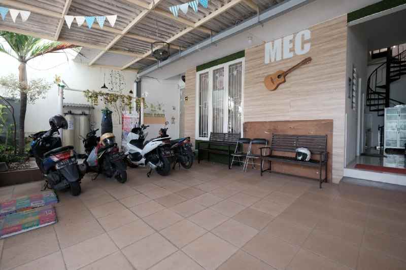 dijual rumah nirwana eksekutif