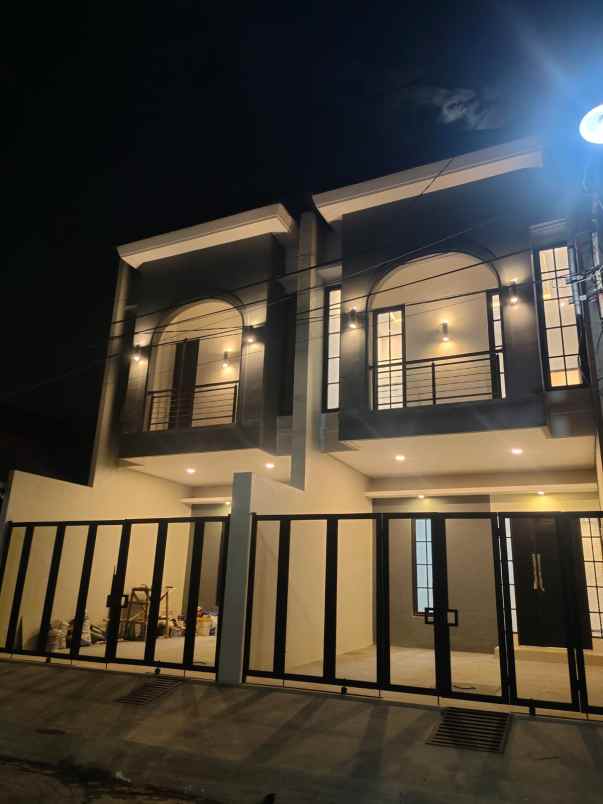 dijual rumah nirwana eksekutif