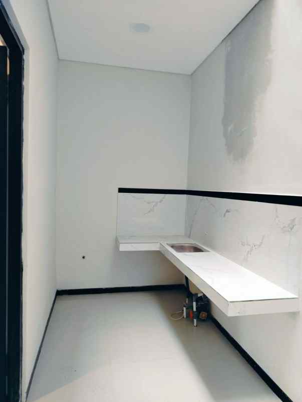 dijual rumah nirwana executive rungkut