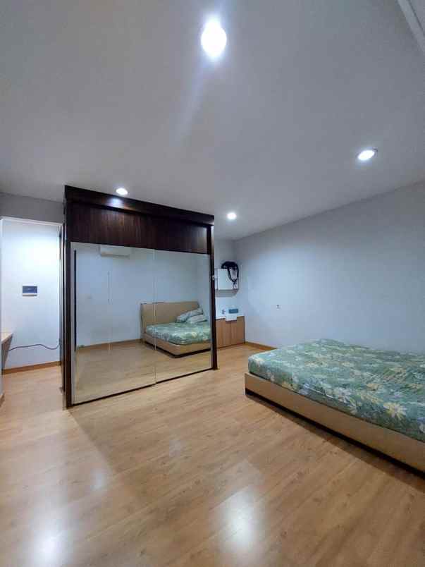 dijual rumah nuansa bali maisonette