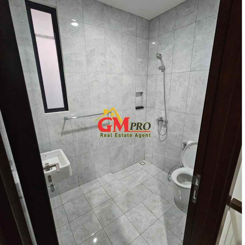 dijual rumah nyaman di podomoro park bandung