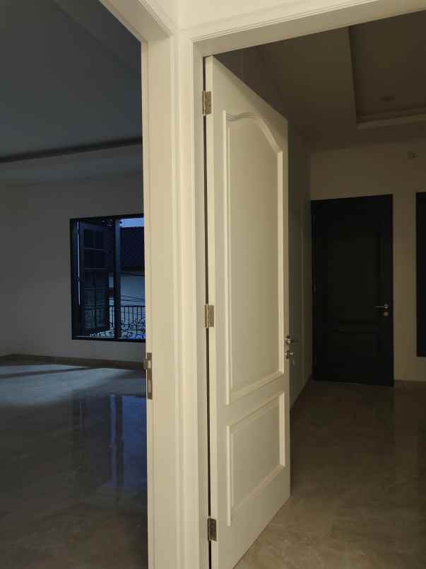 dijual rumah otista bidara cina