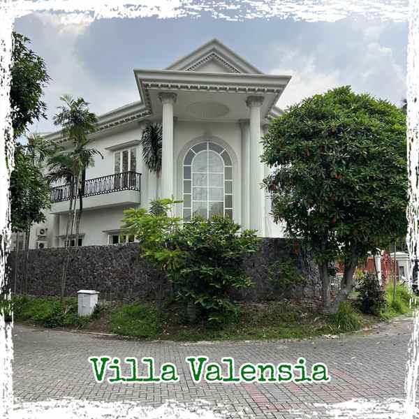 dijual rumah pakuwon indah villa valensia