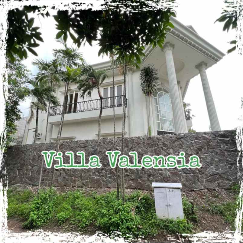 dijual rumah pakuwon indah villa valensia