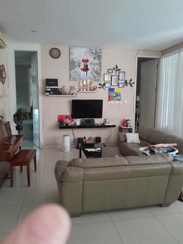 dijual rumah palm beach pakuwon city