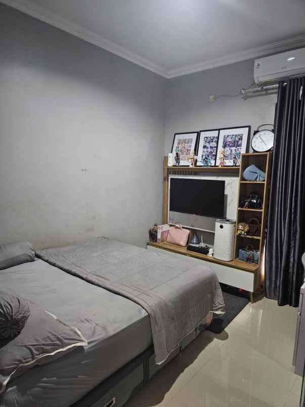 dijual rumah pandanaran hills
