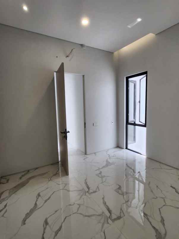 dijual rumah pandugo