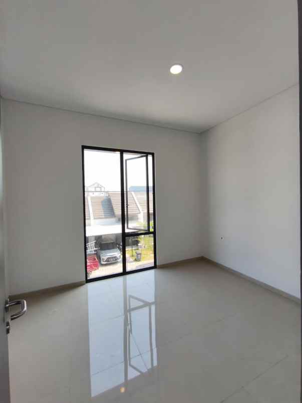 dijual rumah park sunrise 2 lantai 800 jutaan