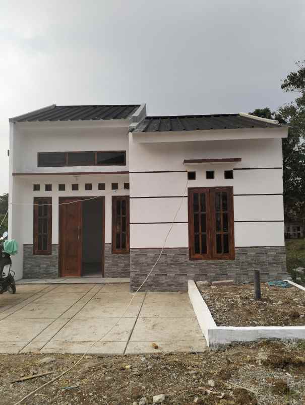 dijual rumah parungpanjang dekat legok