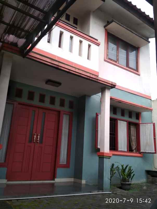 dijual rumah pasar lembang