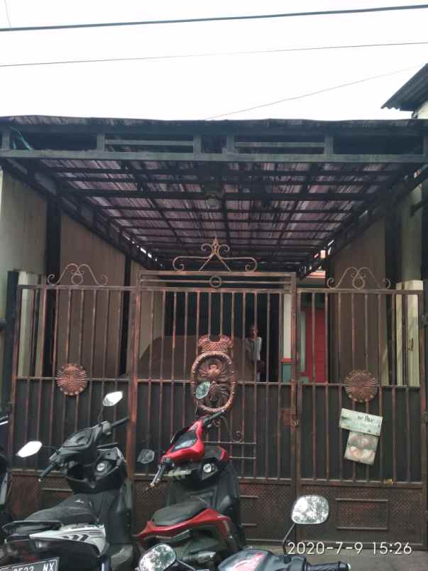 dijual rumah pasar lembang