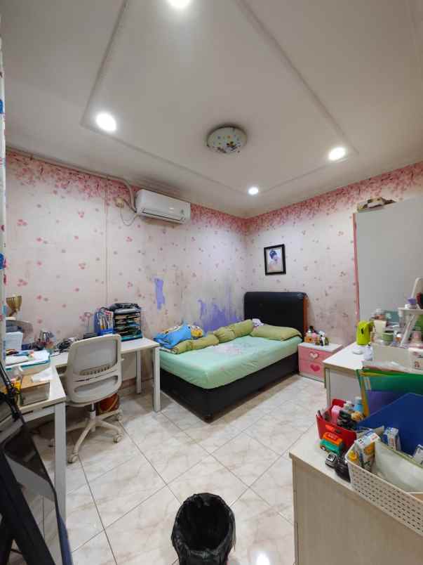 dijual rumah pegadungan kalideres