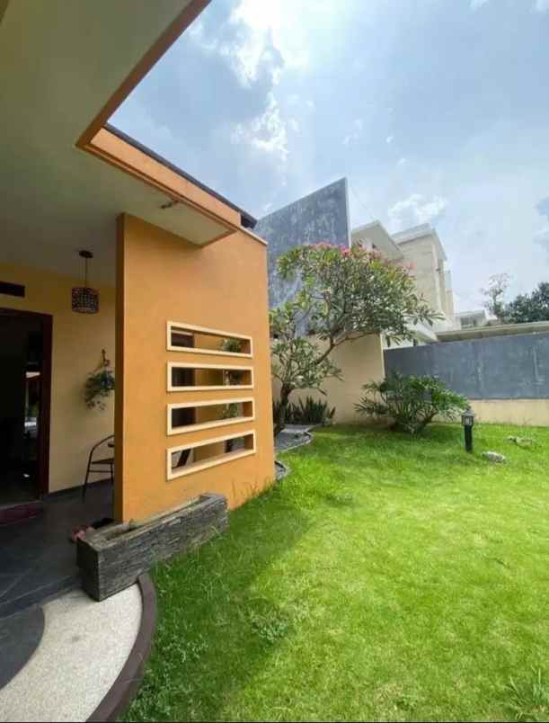 dijual rumah permata jingga