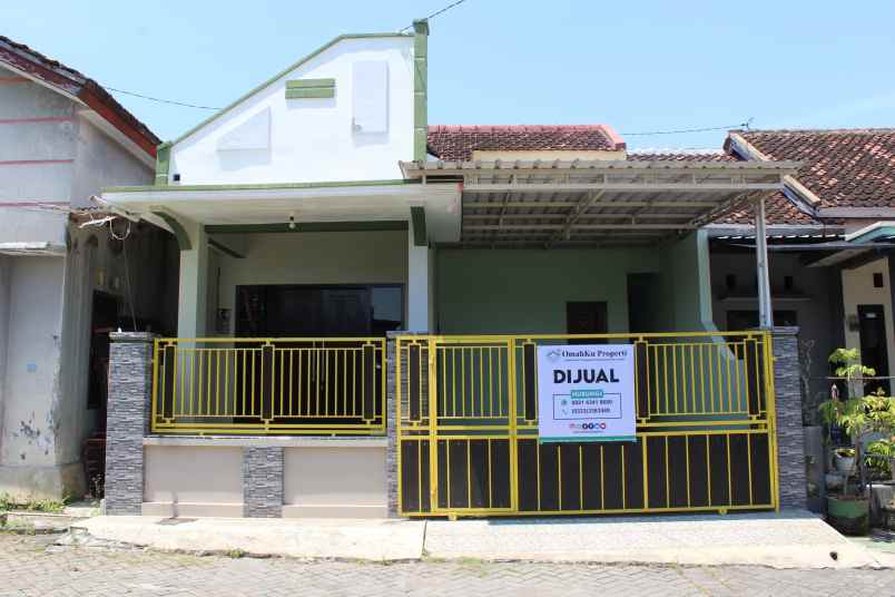 dijual rumah perum agus salim residence
