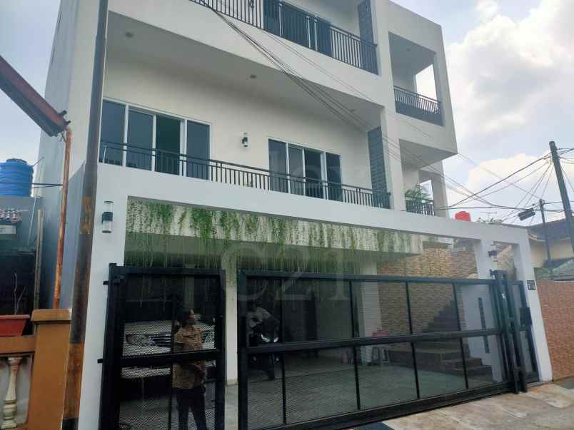 dijual rumah perum pondok bening