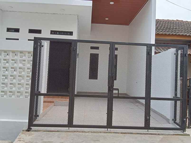 dijual rumah perum telaga mas