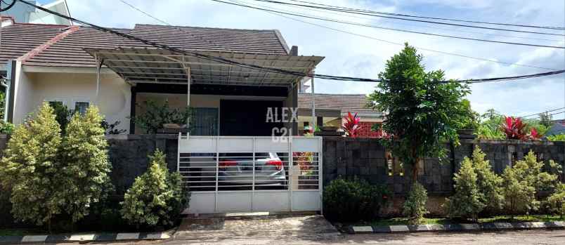 dijual rumah perum vila inti persada