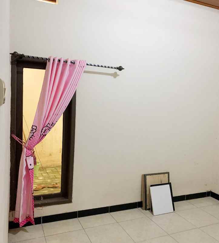 dijual rumah perumahan bukit royal