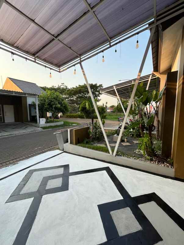 dijual rumah perumahan familia urban