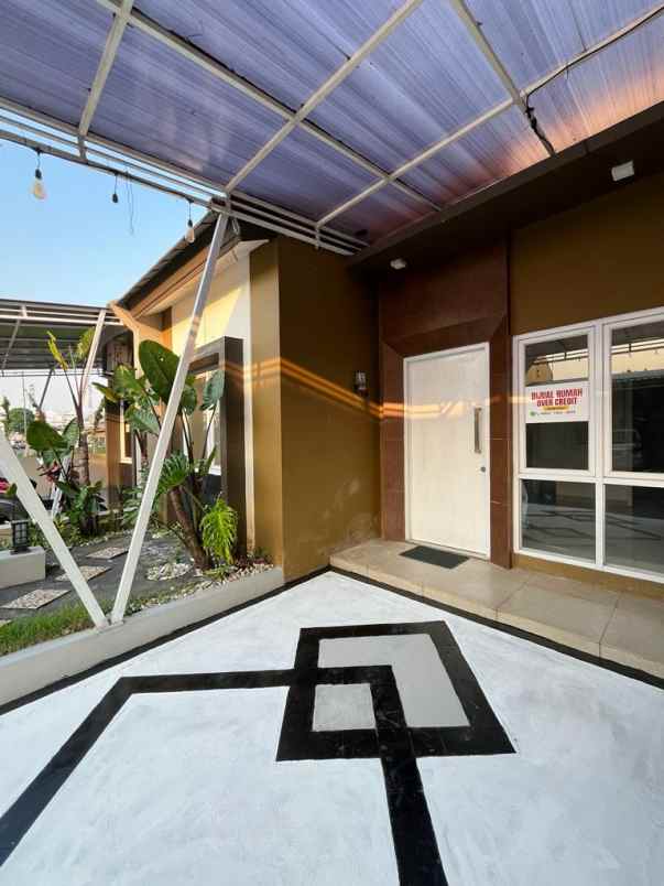 dijual rumah perumahan familia urban