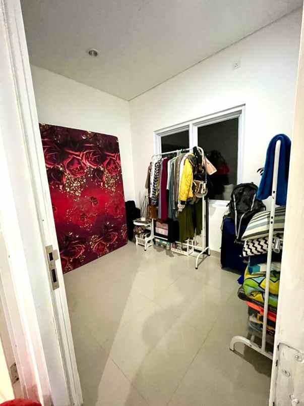 dijual rumah perumahan familia urban